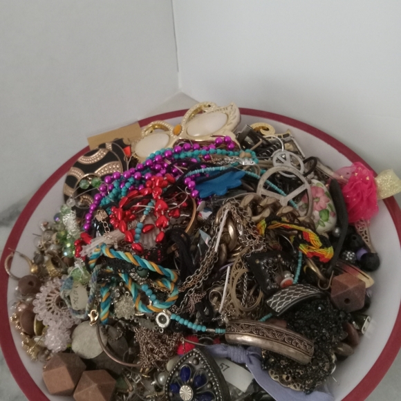 4lbs Scrape Jewelry Lot, for jewelry making and Crafting - Picture 4 of 10